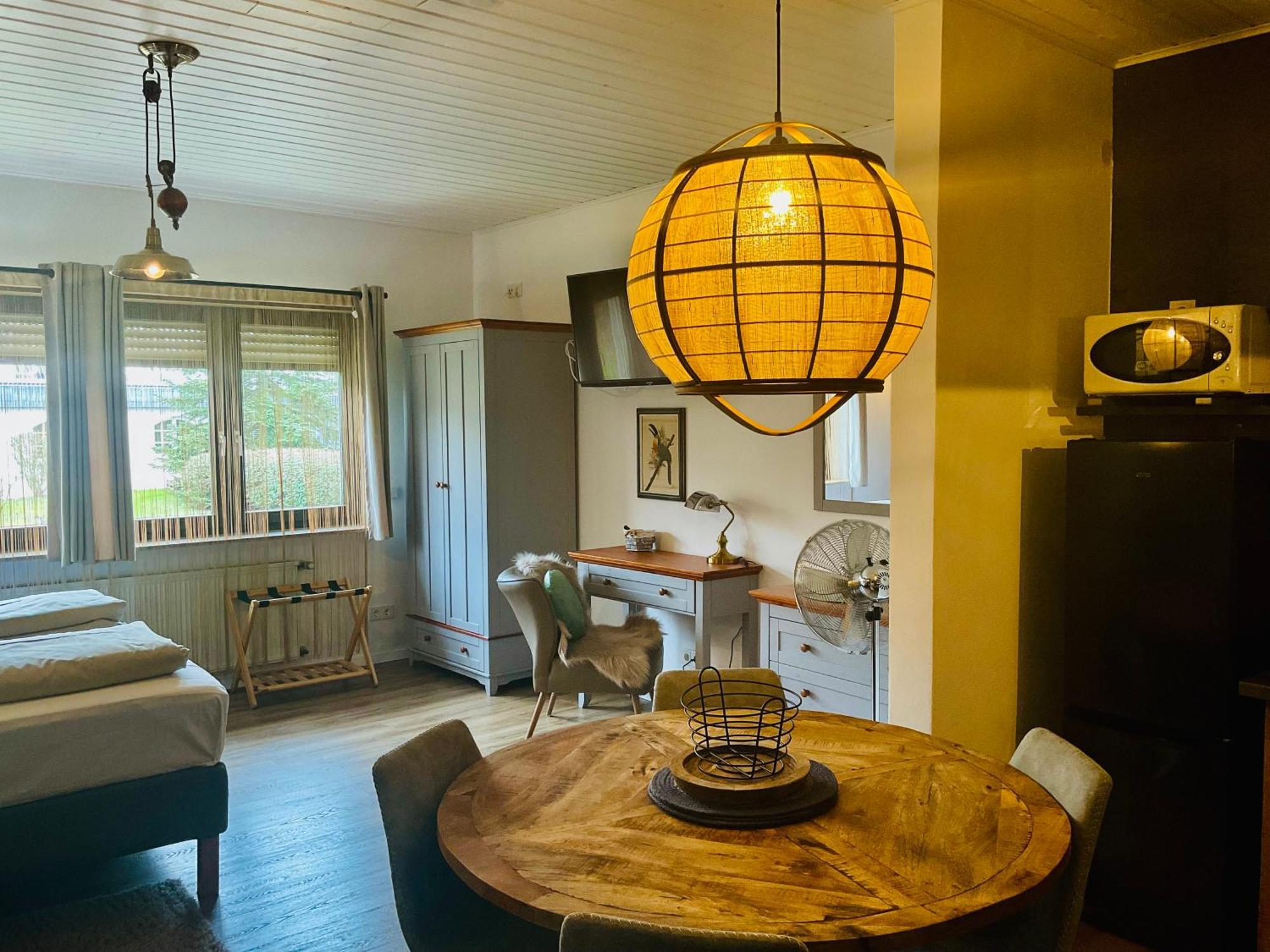 Zu Jeddelohs Bungalows & Apartments -Adult Friendly Gladenbach Kültér fotó